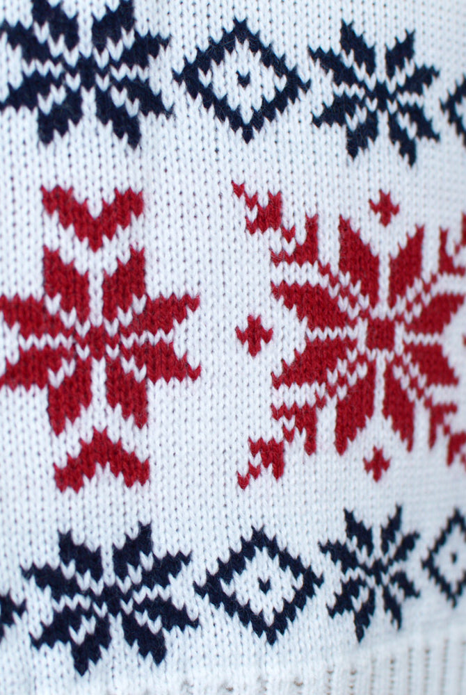 Jersey de Navidad Parejas con Reno y Nieve Rojo Detalle