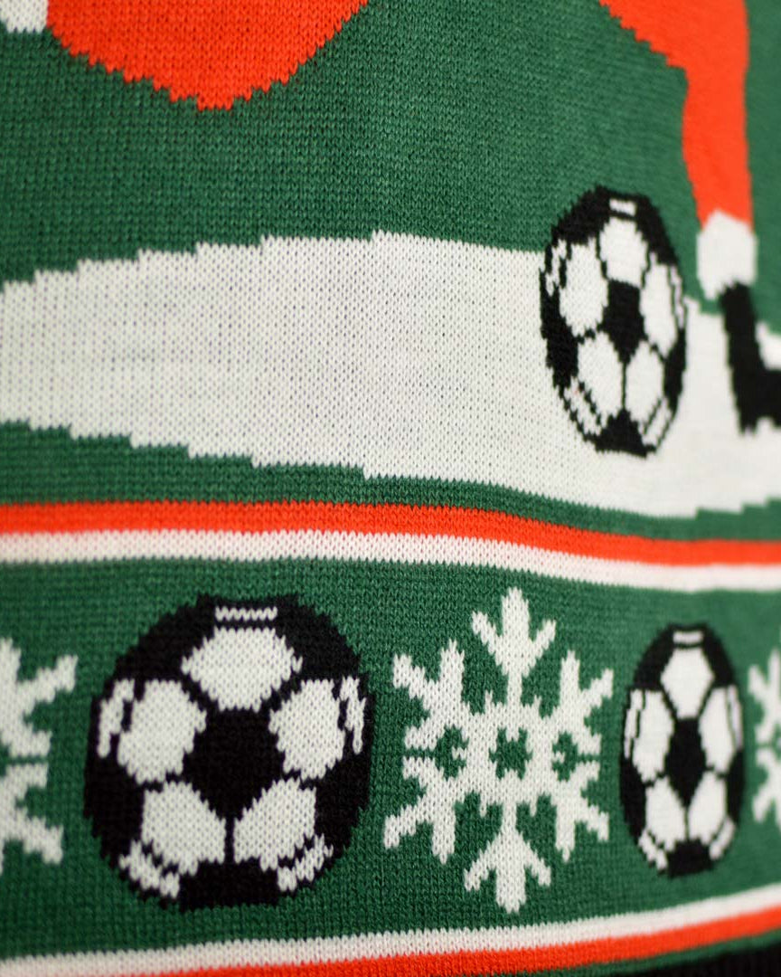 Jersey de Navidad Parejas Verde Papá Noel Jugando al Fútbol Detalle Balón