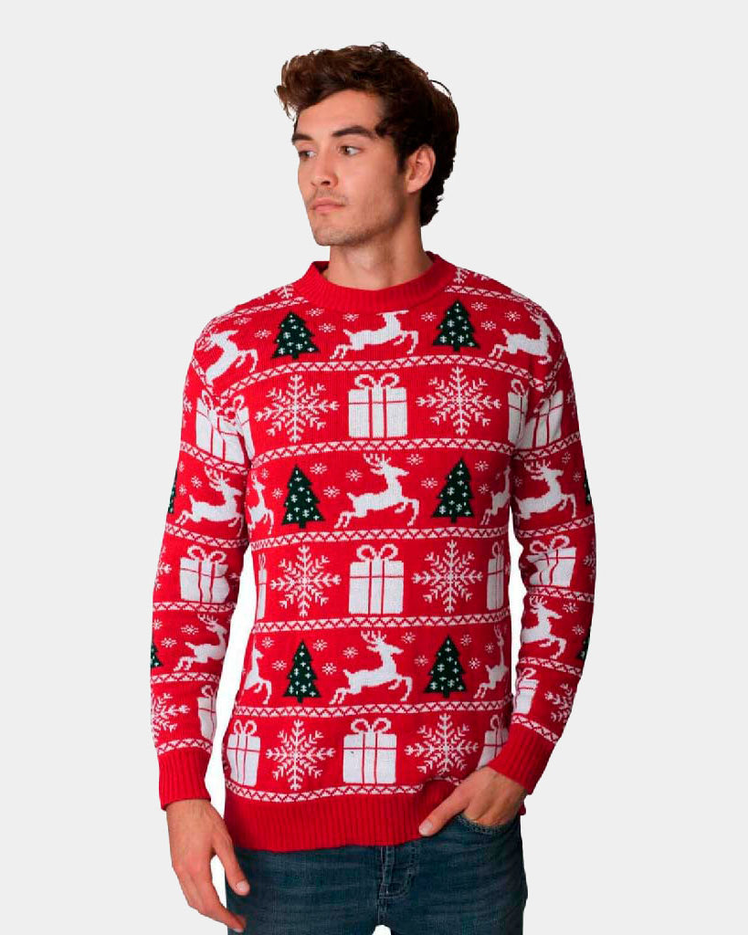 Jersey Navideño Hombre Rojo con Renos Árboles y Regalos