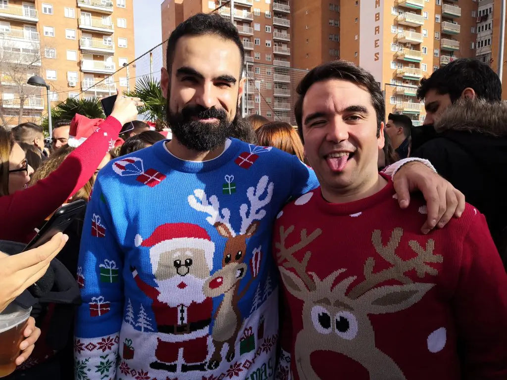 PAREJA-JERSEY-NAVIDENO-ROJO-RENO-NIEVE-AZUL-PAPA-NOEL-SALUDANDO