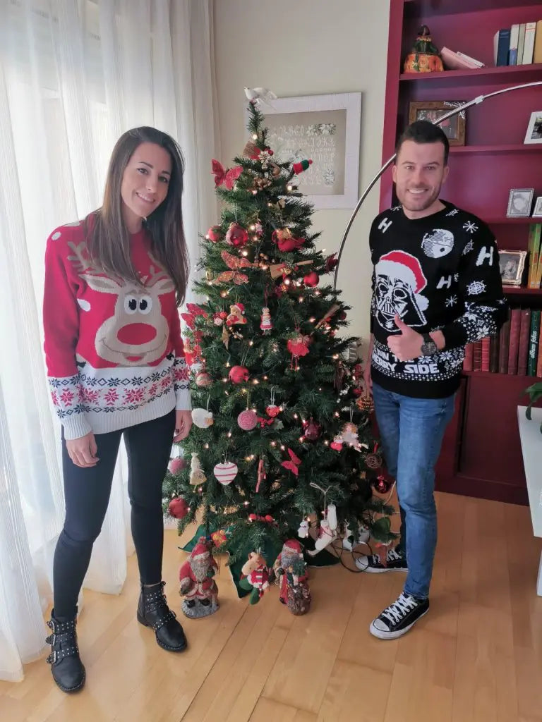 PAREJA-JERSEY-NAVIDENO-ROJO-RENO-NIEVE-STAR-WARS-DARTH-VADER-ARBOL.NAVIDAD