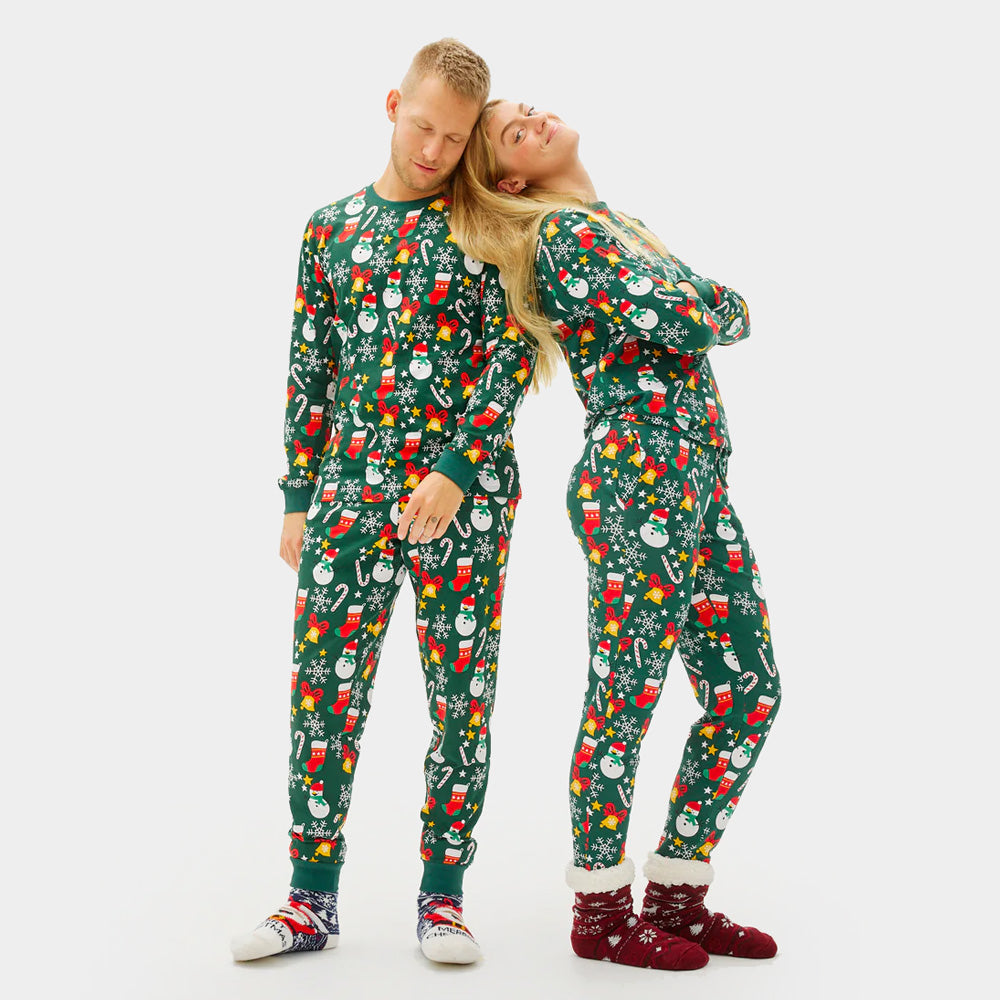 Pijama de Navidad para Familia Verde con Motivos Navideños
