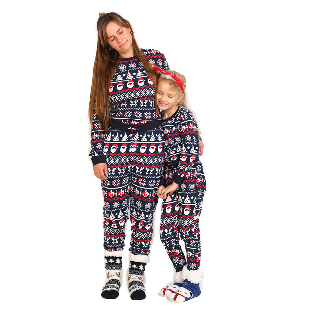Pijama de Navidad para Familia con Papá Noel, Árboles y Corazones