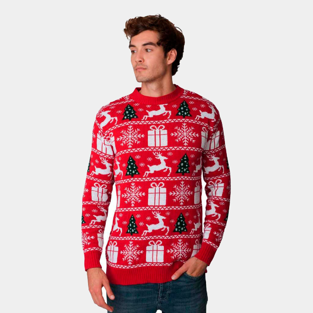 Jersey Navideño Hombre Rojo con Renos Árboles y Regalos